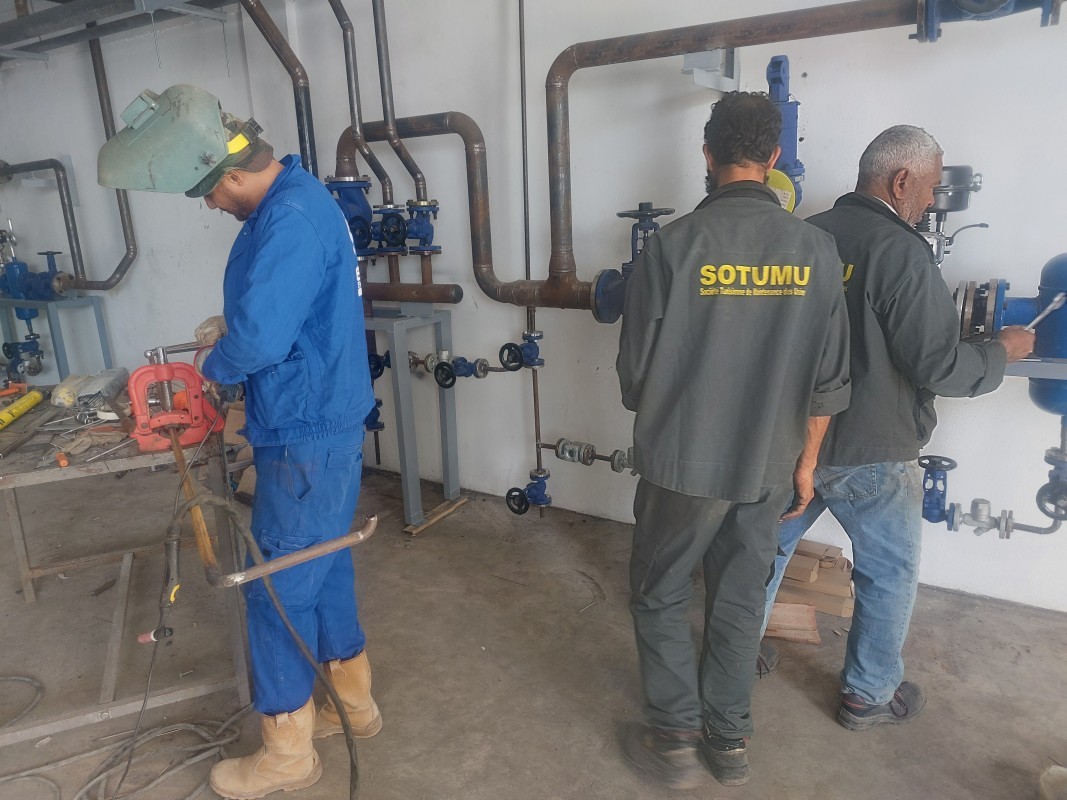 INSTALLATION CIRCUIT VAPEUR EN AZUR COSMETIQUE